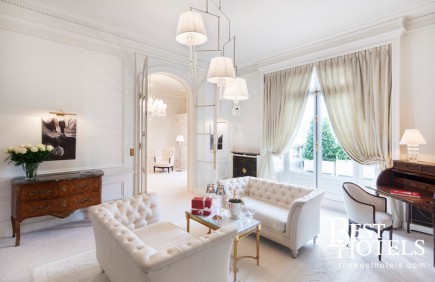 hotel-raphael