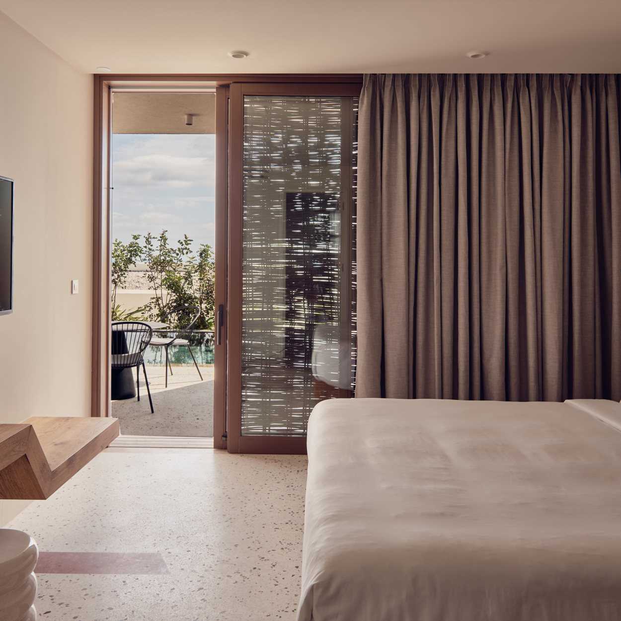 Nous Santorini 6