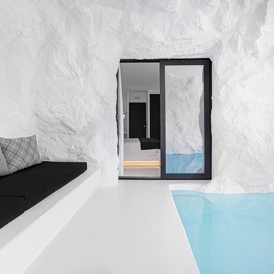 MYKONOS TAGOO BLACK 2